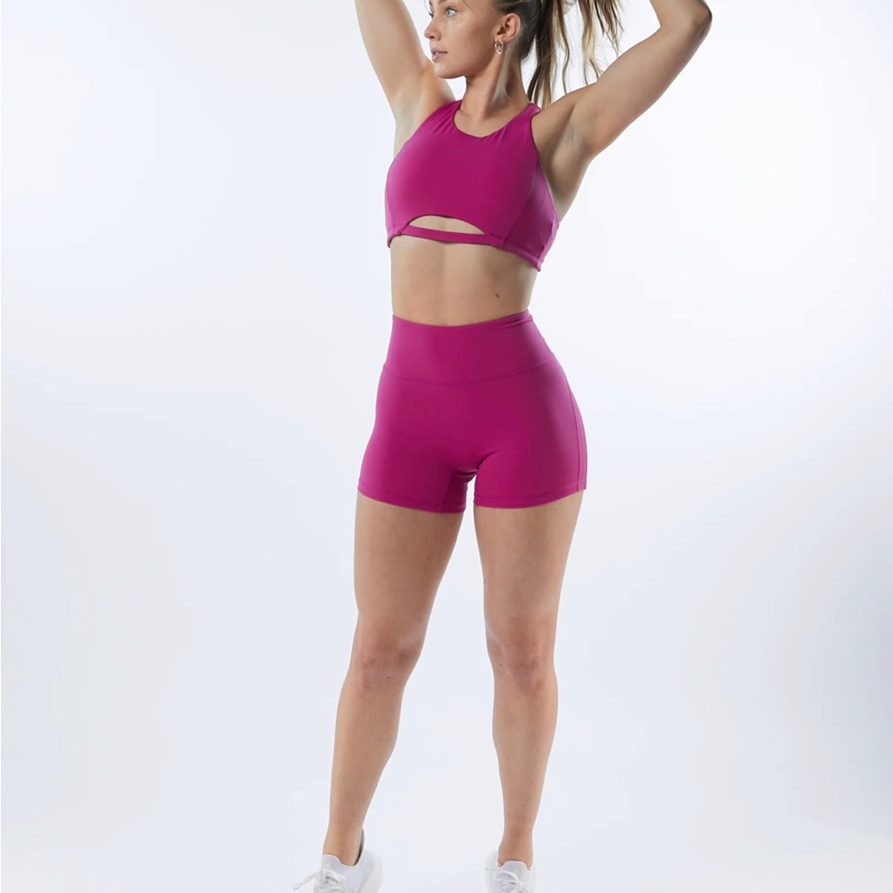 Alphalete pulse surge set